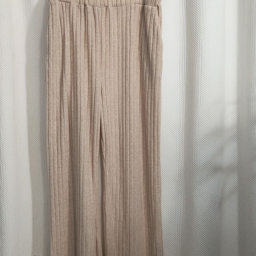 Ribbed Knit Lounge Set Women's - Picture 4 of 7